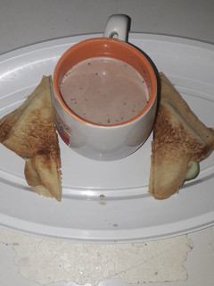 A picture of Toast bread and Tea.