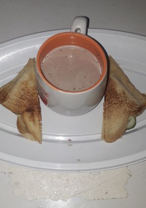 A picture of Toast bread and Tea.