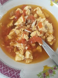 Foto resep Menu 2 bahan #DirumahAja Tomat Telur