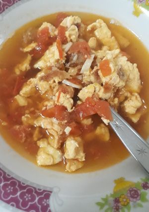 Foto resep Menu 2 bahan #DirumahAja Tomat Telur