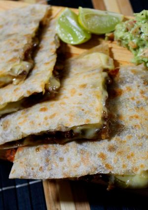 Una foto de Mixta de carne asada con guacamole