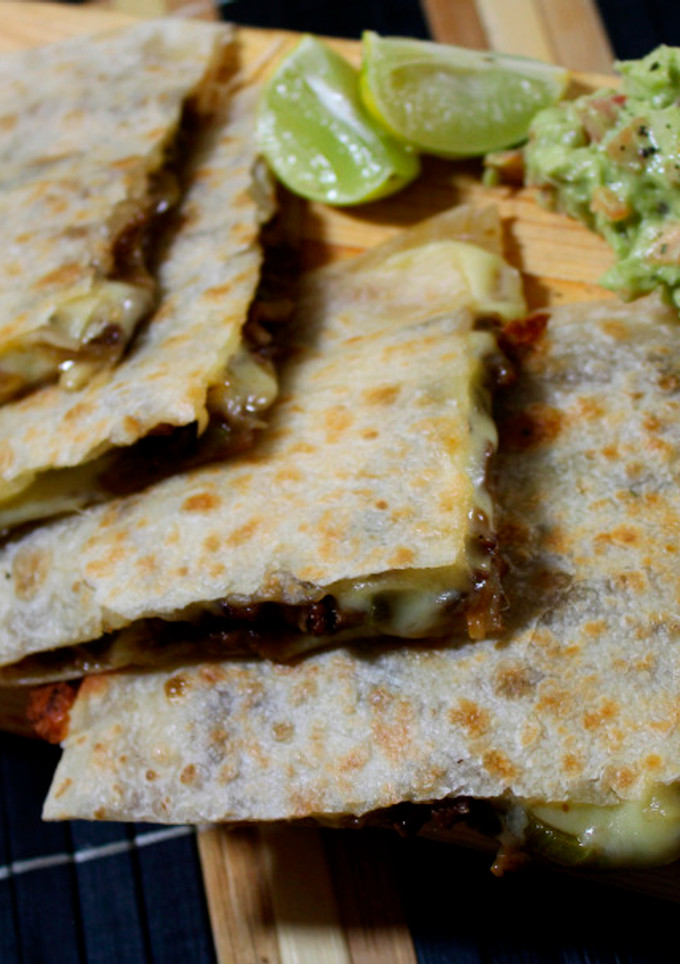 Una foto de Mixta de carne asada con guacamole