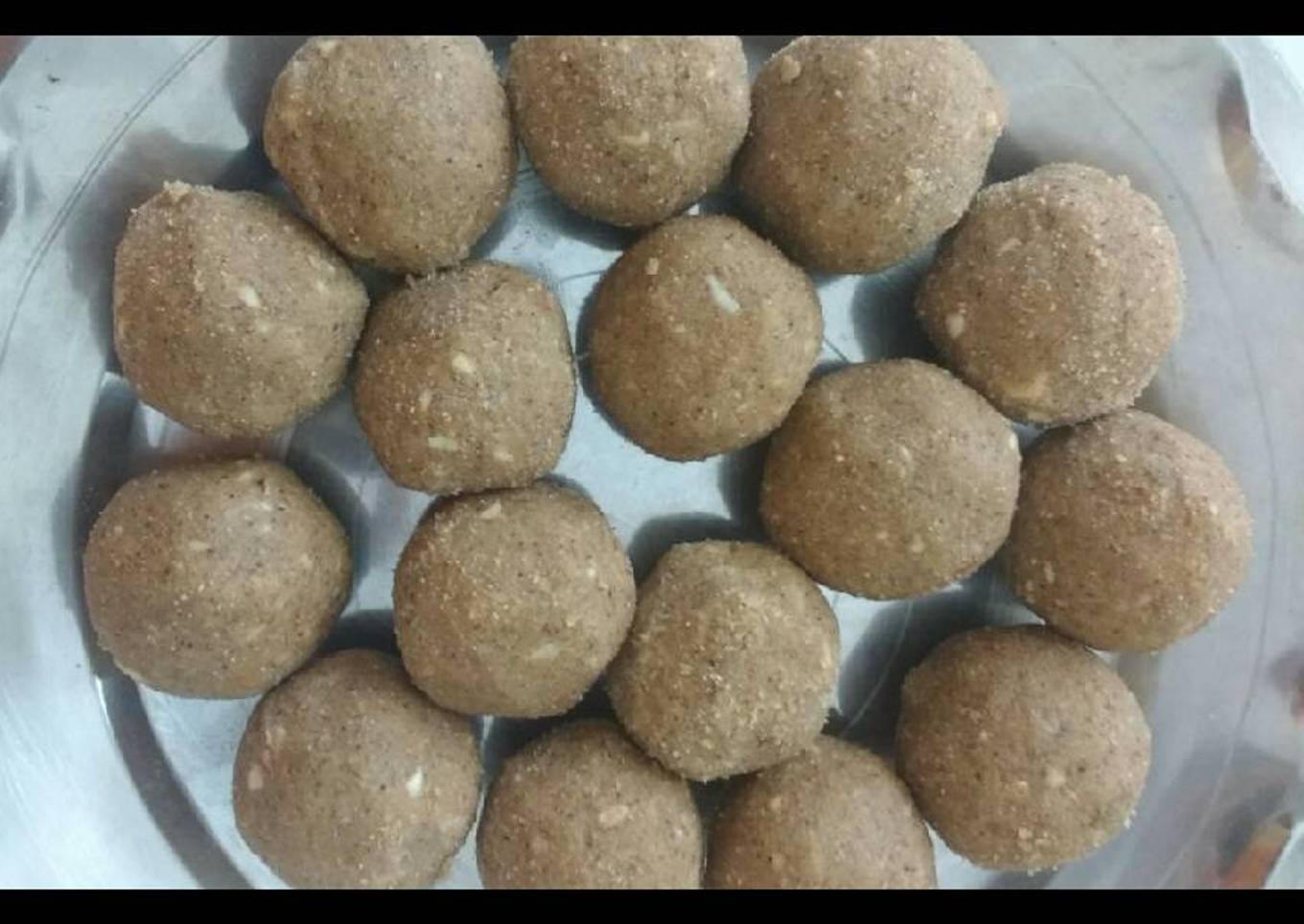 Sattu ke laddoo