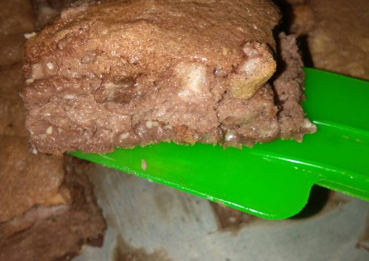 Bagaimana Menyiapkan Debm coklat sponge cake yang Lezat