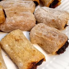 A picture of Sugar free fig rolls😋😋.