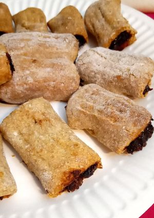 A picture of Sugar free fig rolls😋😋.