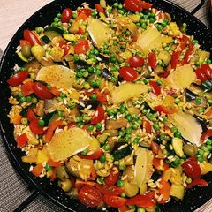 A picture of Veggie paella 🥘.