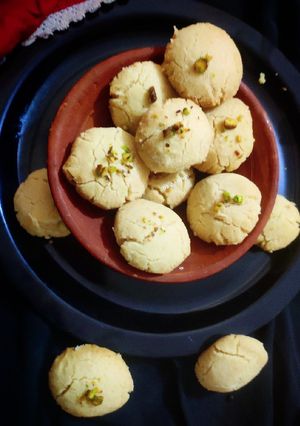 A picture of Nankhatai cookies.