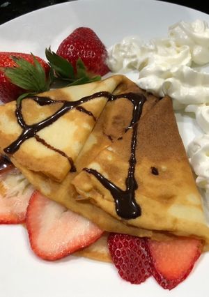 Hình của món Bánh crepe cuốn trái cây.