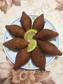 صورة لوصفة كبة سريعة بدون ماكنة وبدون هبرة بالعجينة