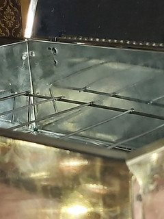 Una foto de Verduras y pollo al vapor en caja china casera