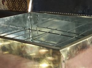 Una foto de Verduras y pollo al vapor en caja china casera