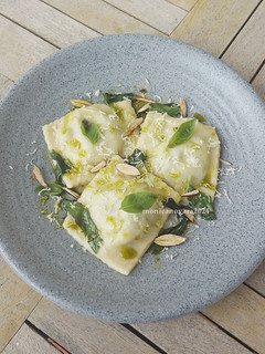 Foto resep Spinach & Ricotta Cheese Ravioli