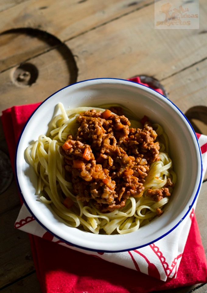 Una foto de Tallarines con salsa boloñesa casera IBSA