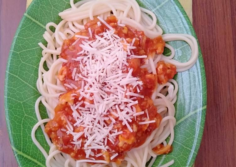 Spaghetti Chicken Bolognese