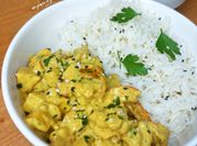Une photo de crevette au curry