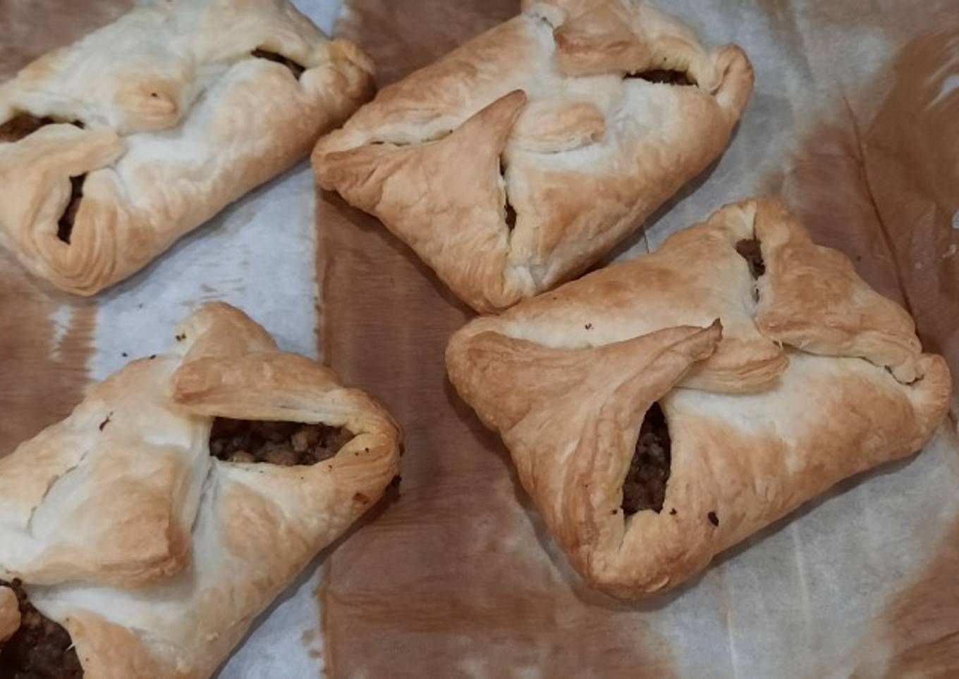 Hojaldre relleno de carne picada