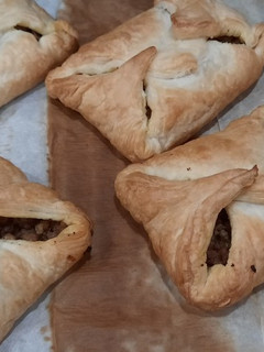 Una foto de Hojaldre relleno de carne picada