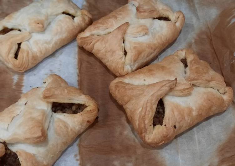 Hojaldre relleno de carne picada