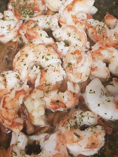 Una foto de Gambas al vino