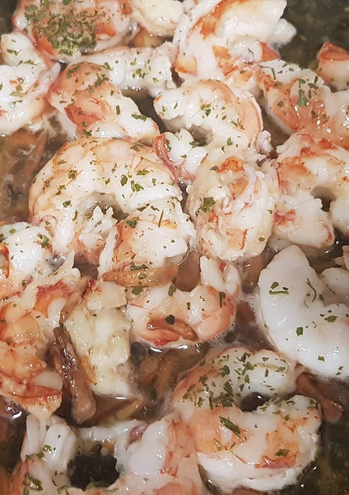 Una foto de Gambas al vino