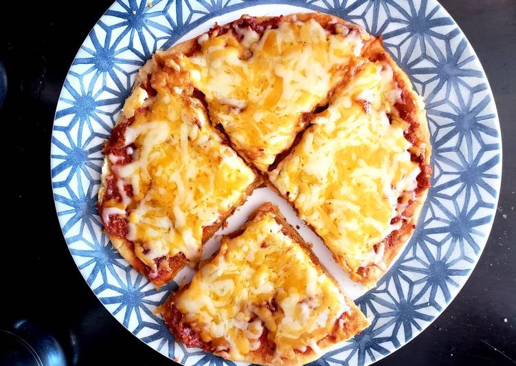 Recipe of Speedy Cheese burst pan pizza🍕