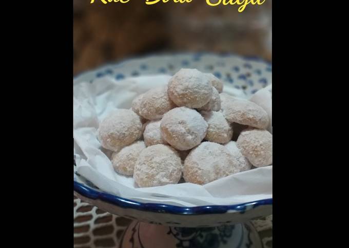 #36. Kue Bola salju