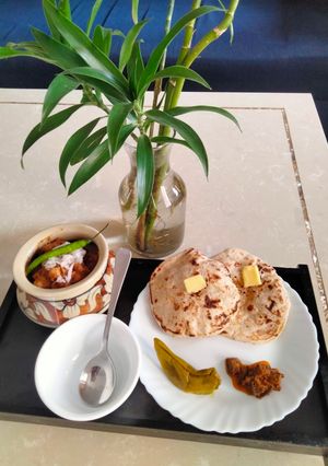 A picture of Paneer Stuffed Amritsari Kulcha.