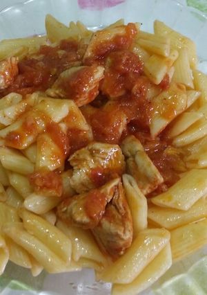 صورة لوصفة معكرونة بالطماطم والجبن