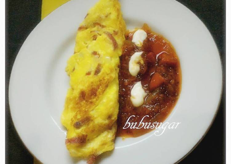 Omelet with bolognes sauce