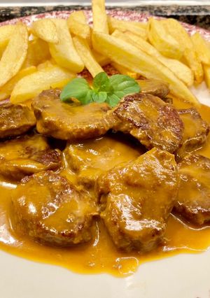 A picture of Pork Tenderloin in Sauce.
