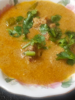 கிரீன் சில்லி சிக்கன் குருமா(green chicken kurma recipe in tamil) செய்முறை முக்கிய புகைப்படம்