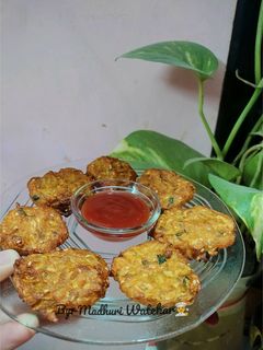 दुधीचे वडे (Dudhiche Vade Recipe In Marathi) रेसिपी चे मुख्य फोटो