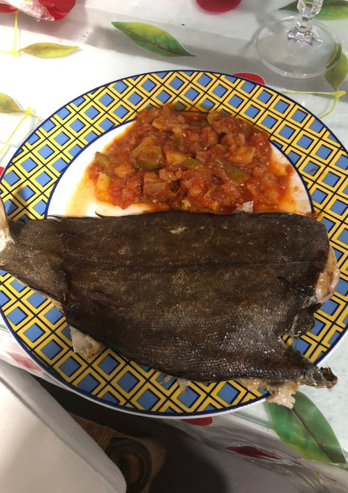 Una foto de Lenguado a la plancha con pisto