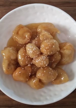 Una foto de Pollo rebozado en salsa de piña