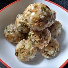 A picture of Sabudana appam.