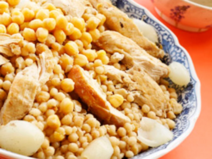 Easy Steps to Prepare|Recipe} Semolina dough grains with chicken - moghrabieh the Drool