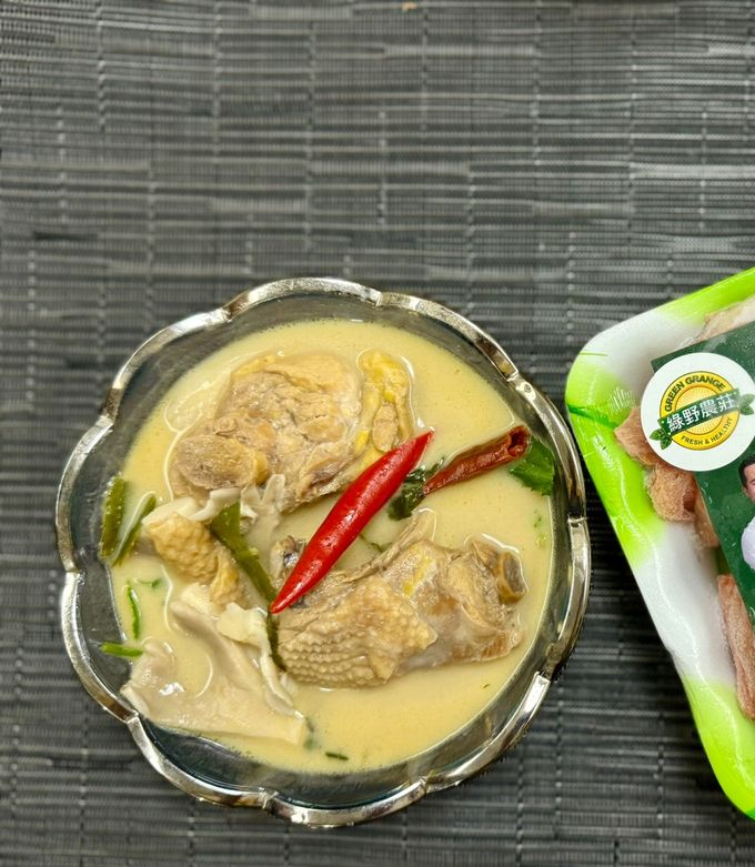 泰式椰奶雞 （Tom Kha Gai) 的食譜成品照片