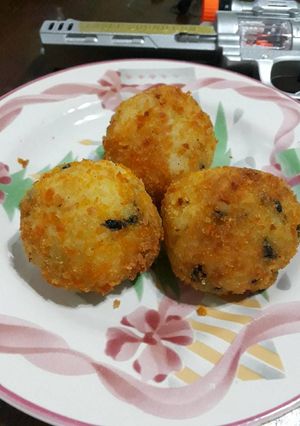 Foto resep Bola Nasi Keju Mozarella -Menu Bekal si Kecil