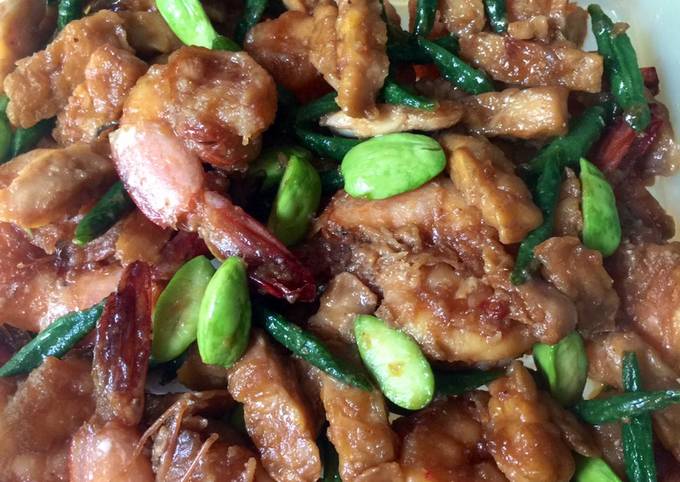 Wajib coba! Cara mudah membuat Sambal goreng tempe udang pete hidangan Lebaran yang spesial