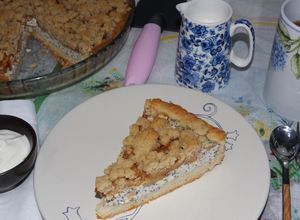 Foto principal de Pastel streusel de requesón con manzanas y semillas de amapolas
