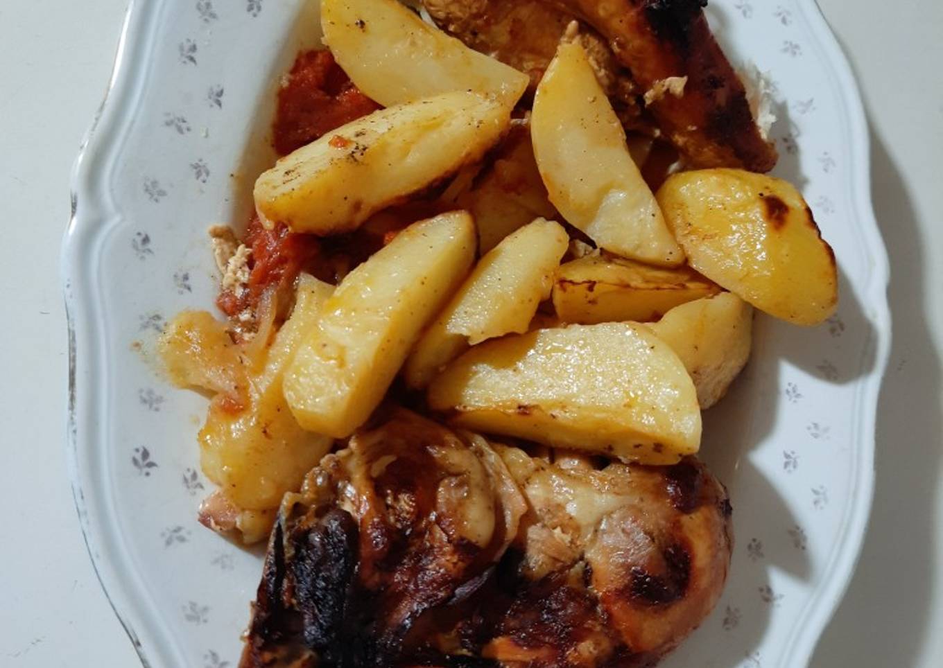 Poulet aux pommes de terre r么ties 馃嵈