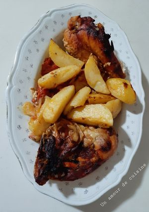 Une photo de Poulet aux pommes de terre rôties 🍴