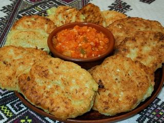 Пісні капустяні оладки на дріжджах/Українська кухня