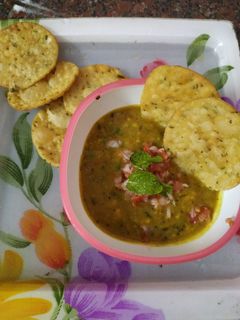 A picture of Daal pakwaan.