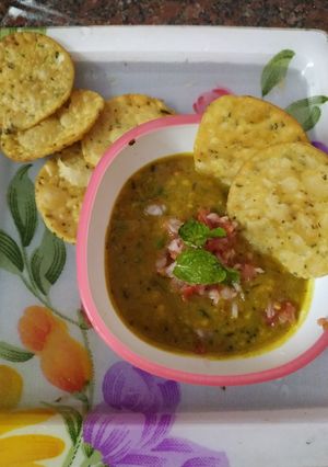 A picture of Daal pakwaan.
