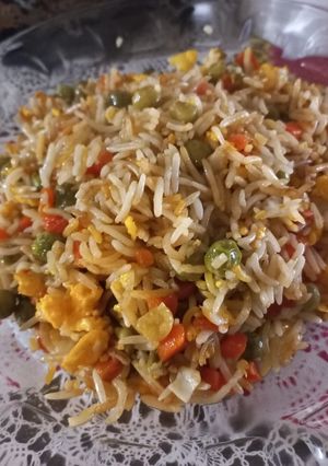 عکسی از دستور برنج سرخ شده به سبک رستوران چینی