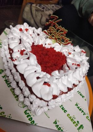 रेड वेलवेट केक (Red velvet cake recipe in Hindi) रेसिपी मुख्य फोटो
