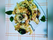 Una foto di insalata caprese