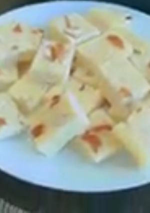 A picture of Maida burfi.